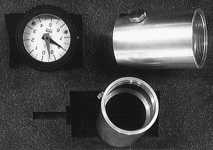Werkzeug zur präzisen Ausrichtung eines Rohres oder anderweitigen Rundmaterials bei einem Umspannvorgang